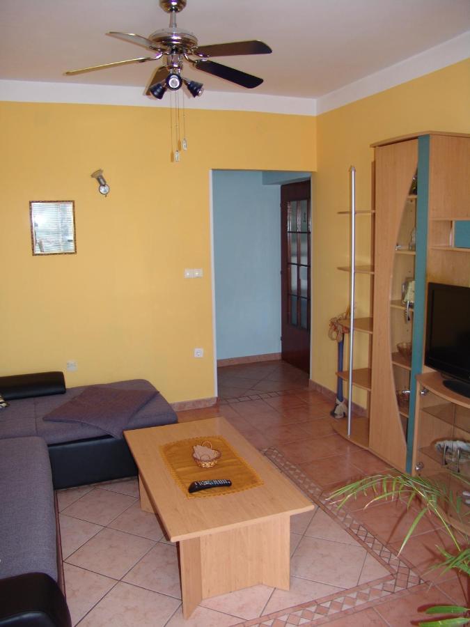 Apartments Bozica Krk Town Eksteriør bilde