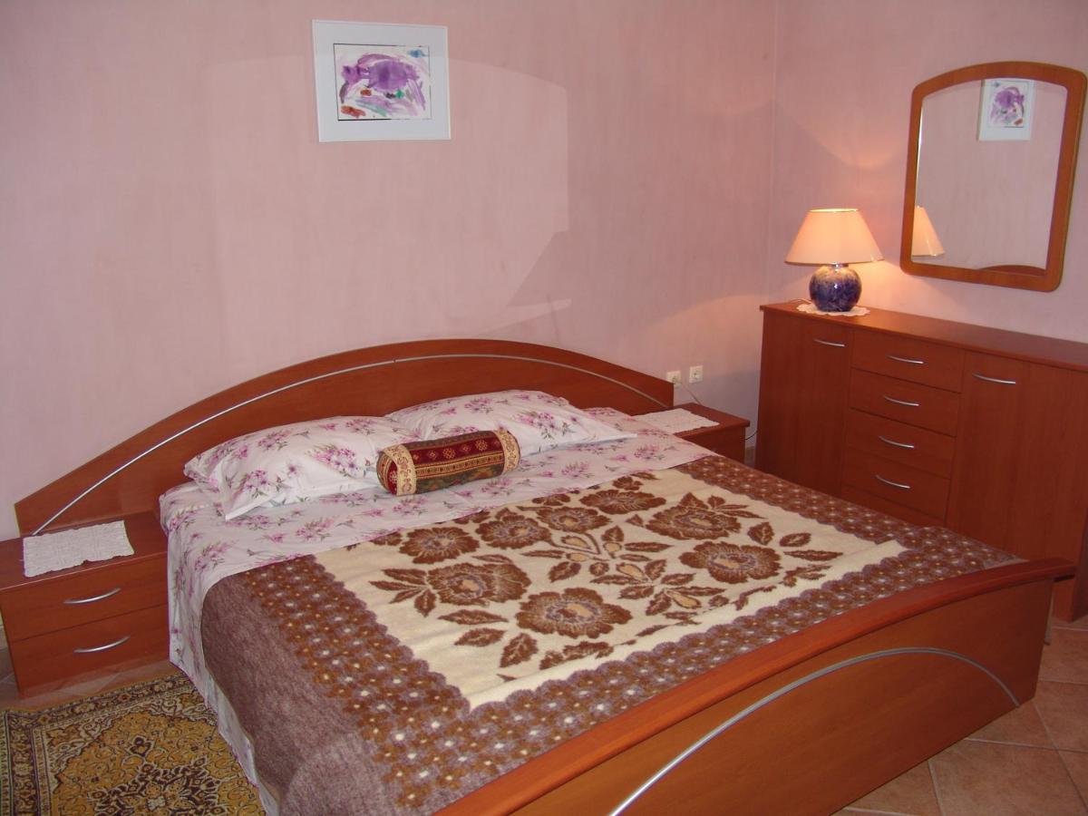 Apartments Bozica Krk Town Eksteriør bilde